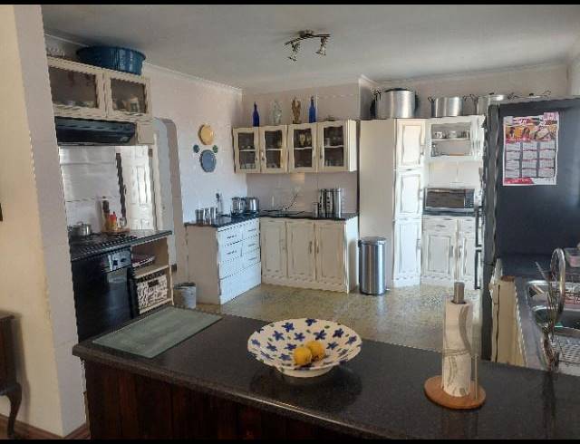 2 BEDROOM HOUSE FOR SALE IN FOLWENI